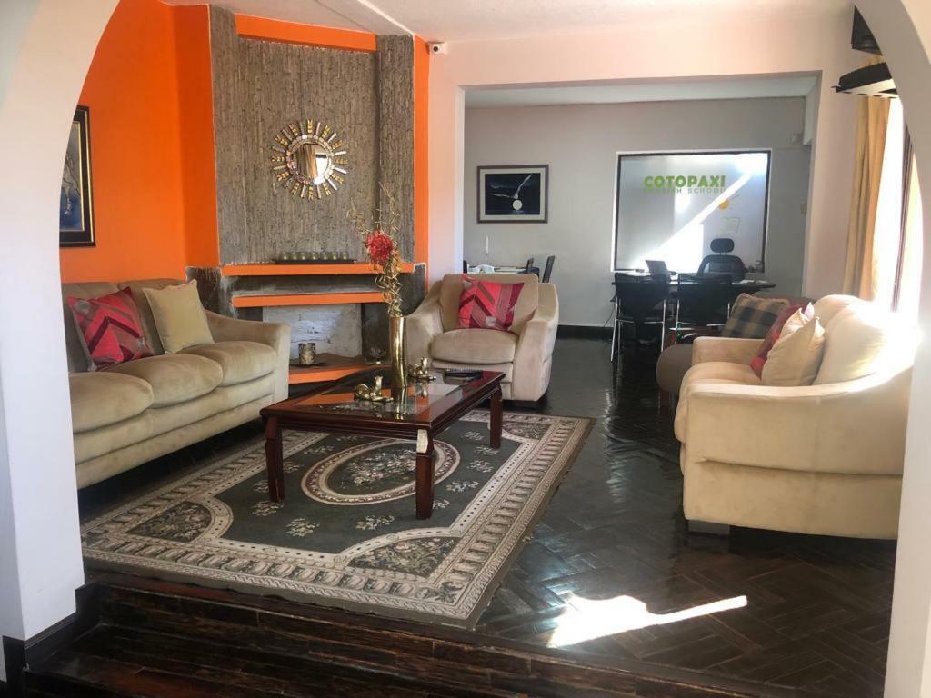 Hostal Tutamanda 2 Quito Kültér fotó