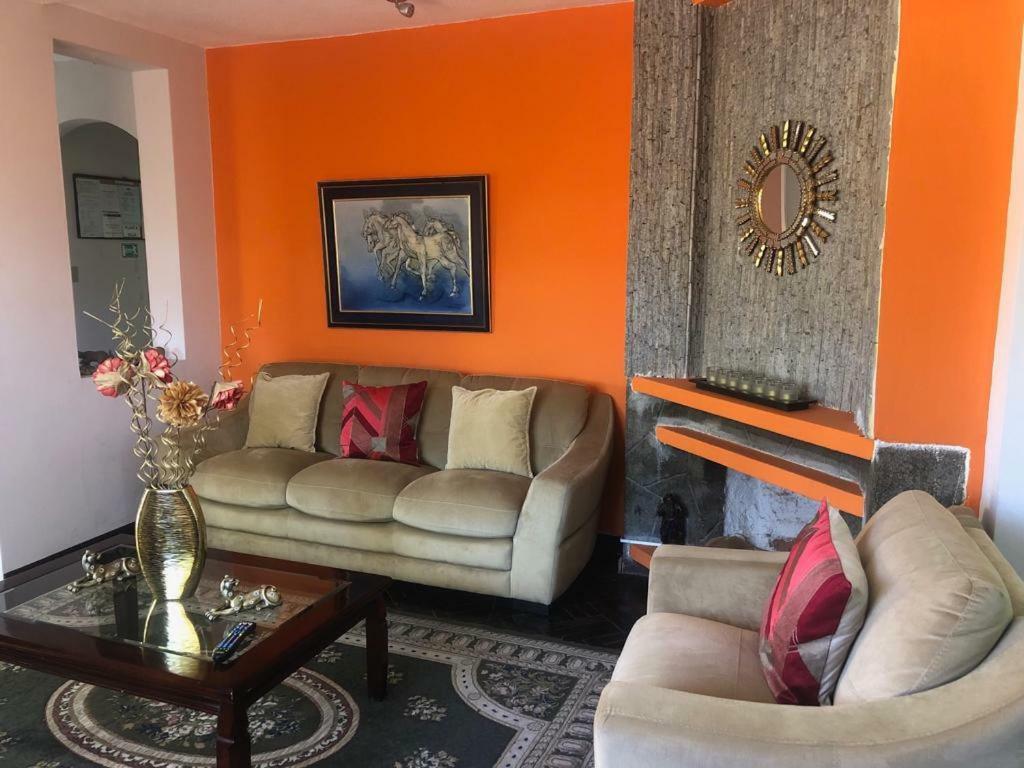 Hostal Tutamanda 2 Quito Kültér fotó